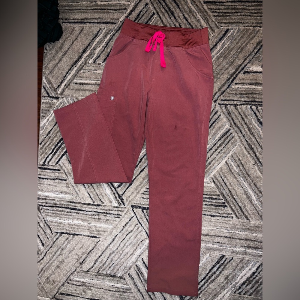 figs mauve kade scrub pant hot pink string